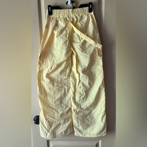 No Boundaries Yellow Cargo Pants - Picture 7 of 12